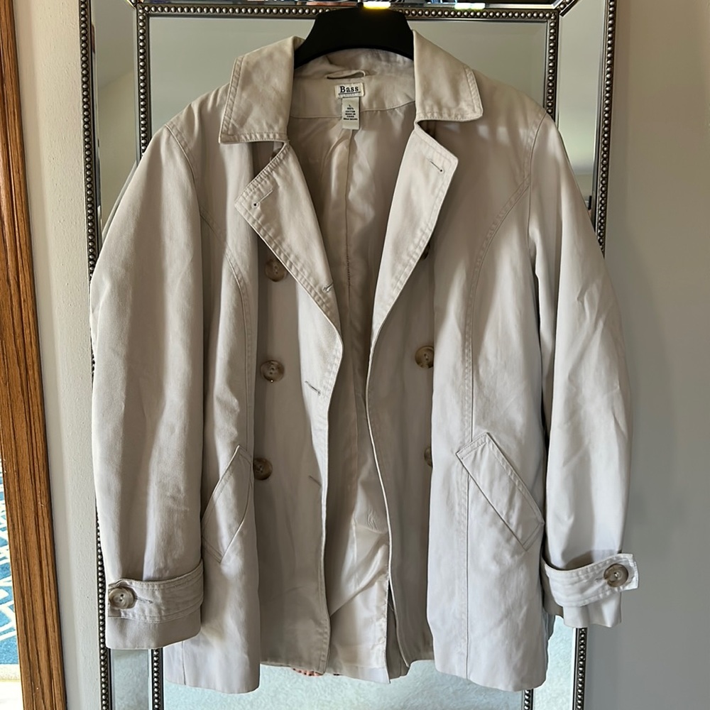 Bass short trench coat